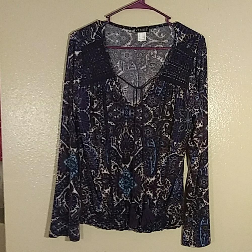 Venus size medium boho style long sleeve blouse